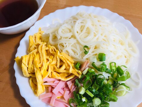 夏にさっぱり♪彩りそうめん